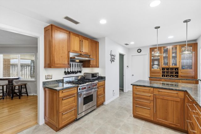 6256 Saratoga Circle, Dallas, TX 75214