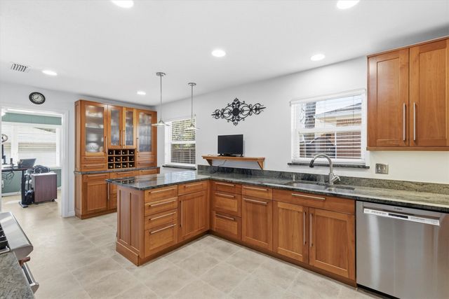 6256 Saratoga Circle, Dallas, TX 75214