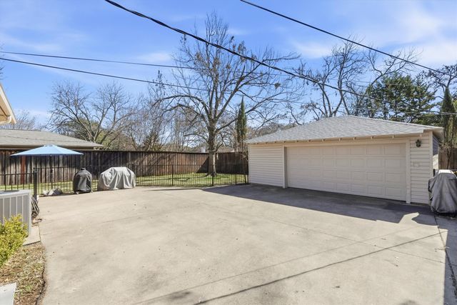 6256 Saratoga Circle, Dallas, TX 75214