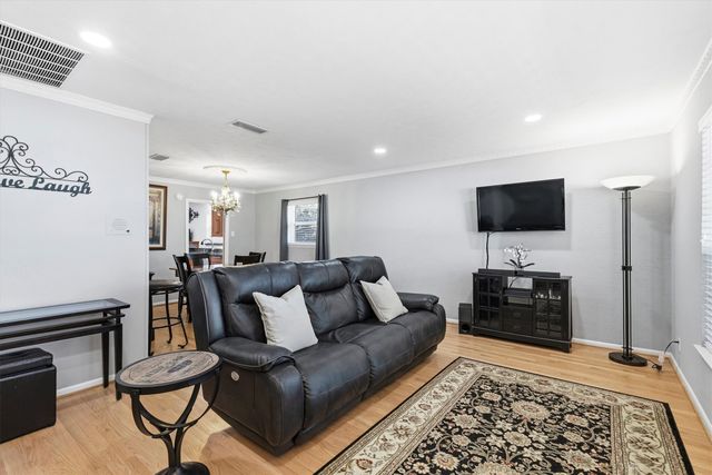 6256 Saratoga Circle, Dallas, TX 75214