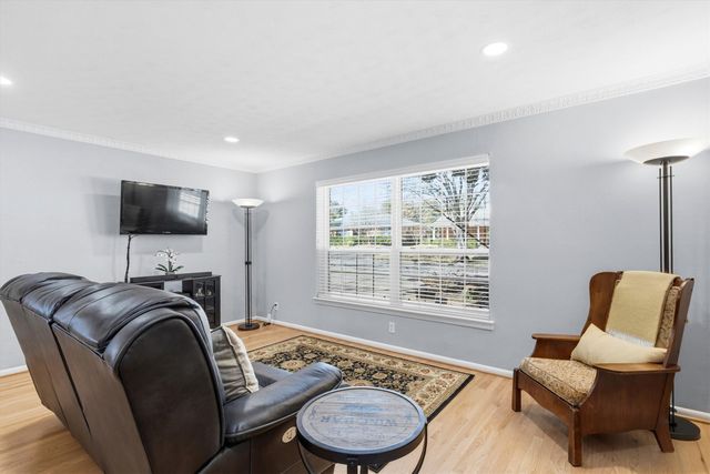 6256 Saratoga Circle, Dallas, TX 75214