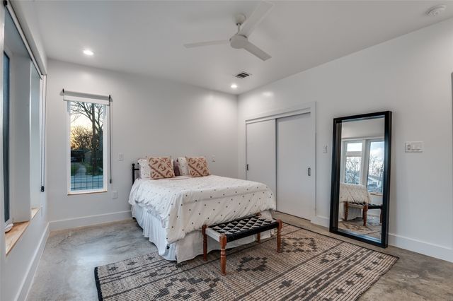 1021 Nomas Street, Dallas, TX 75212