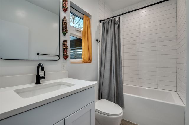 1021 Nomas Street, Dallas, TX 75212