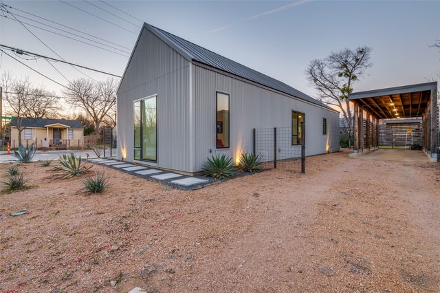 1021 Nomas Street, Dallas, TX 75212