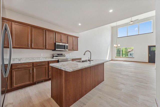 212 S Dewey Avenue, Reedsburg, WI 53959