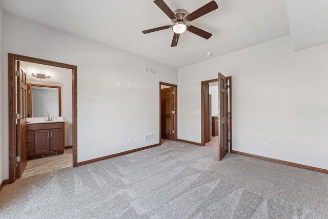 212 S Dewey Avenue, Reedsburg, WI 53959