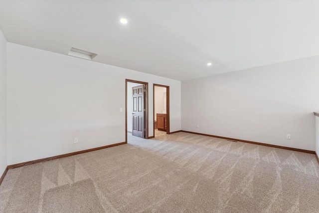 212 S Dewey Avenue, Reedsburg, WI 53959