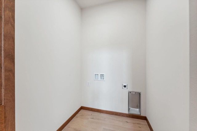 212 S Dewey Avenue, Reedsburg, WI 53959