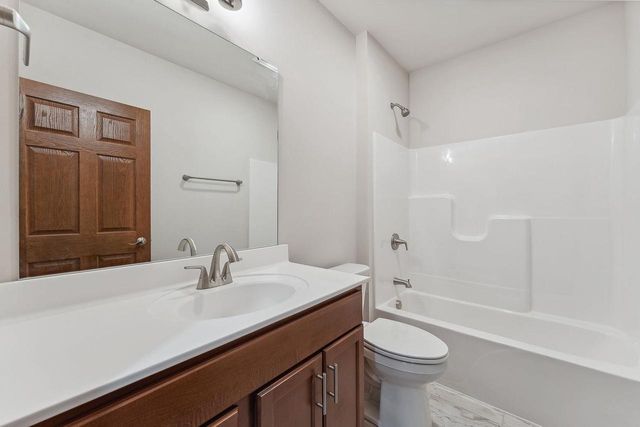 212 S Dewey Avenue, Reedsburg, WI 53959