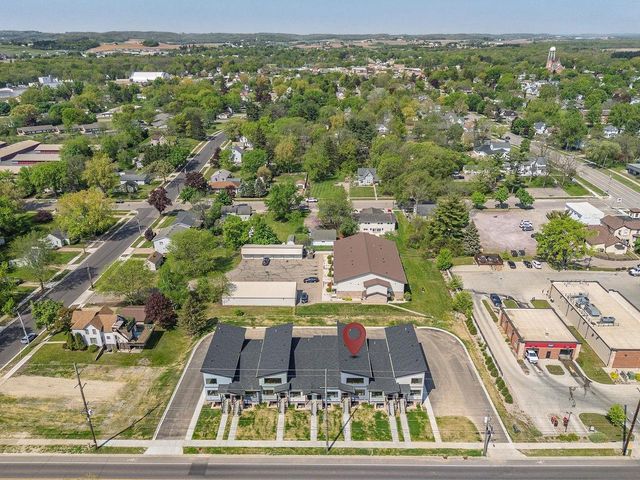 212 S Dewey Avenue, Reedsburg, WI 53959