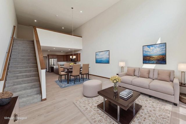 212 S Dewey Avenue, Reedsburg, WI 53959