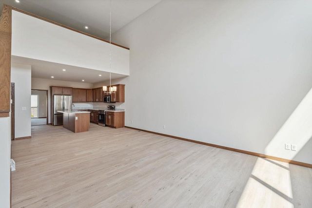 212 S Dewey Avenue, Reedsburg, WI 53959