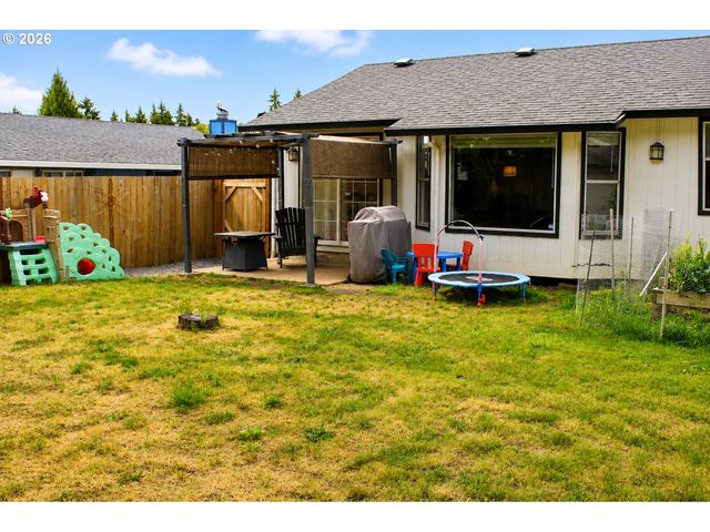 19452 STILLMEADOW Dr, Oregon City, OR 97045
