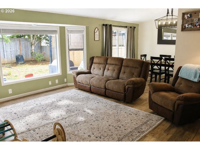 19452 STILLMEADOW Dr, Oregon City, OR 97045