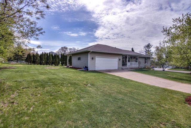 311 Glenwood Court, Chippewa Falls, WI 54729