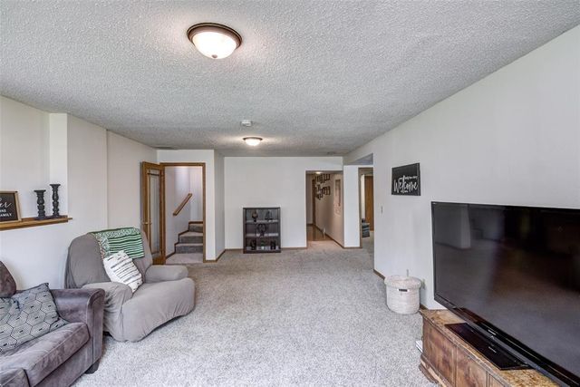 311 Glenwood Court, Chippewa Falls, WI 54729