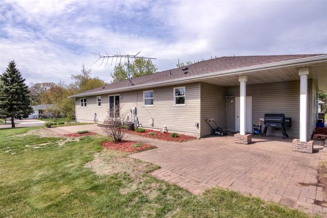 311 Glenwood Court, Chippewa Falls, WI 54729