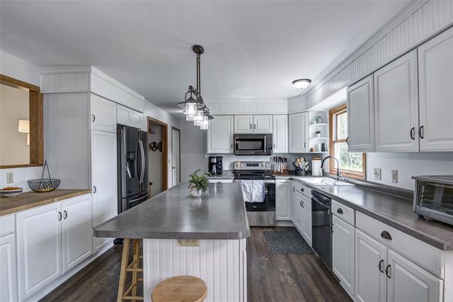 311 Glenwood Court, Chippewa Falls, WI 54729