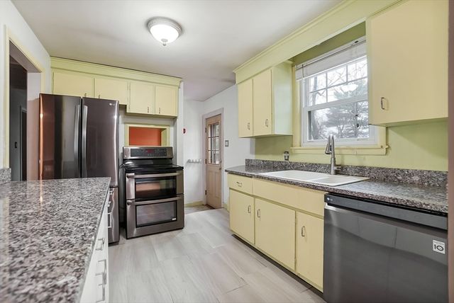 454 Old Connecticut Path, Wayland, MA 01778