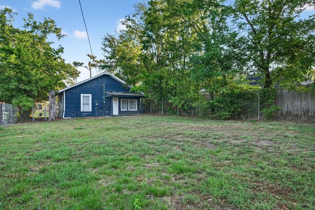 514 E Day Street, Denison, TX 75021