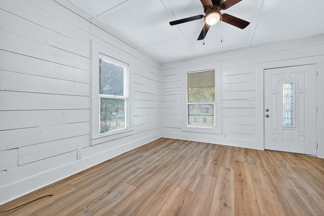 514 E Day Street, Denison, TX 75021