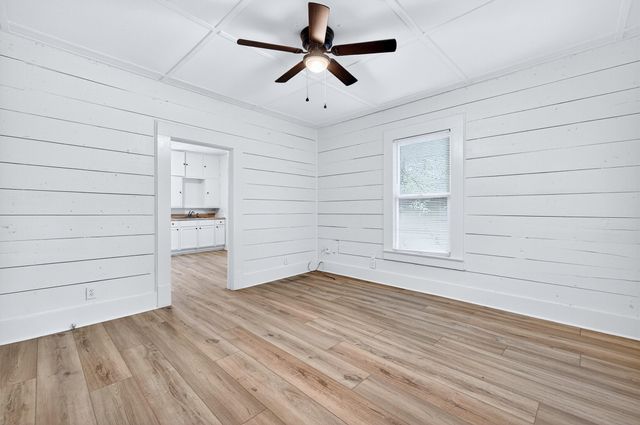 514 E Day Street, Denison, TX 75021