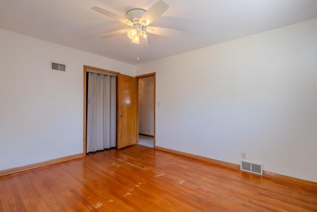 2506 W Whitaker AVENUE, Milwaukee, WI 53221