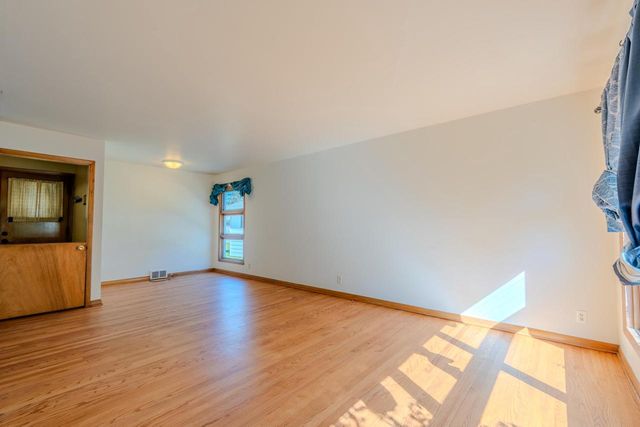 2506 W Whitaker AVENUE, Milwaukee, WI 53221