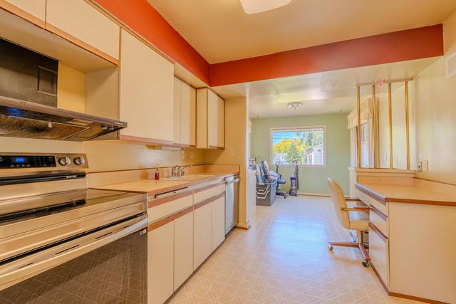 2506 W Whitaker AVENUE, Milwaukee, WI 53221