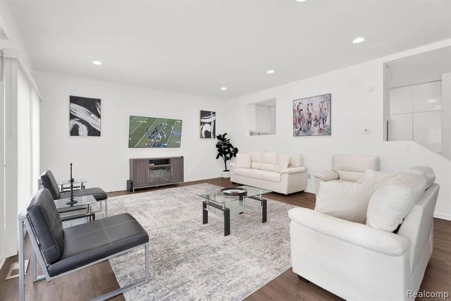 6060 Franklin Road, Bloomfield Hills, MI 48301