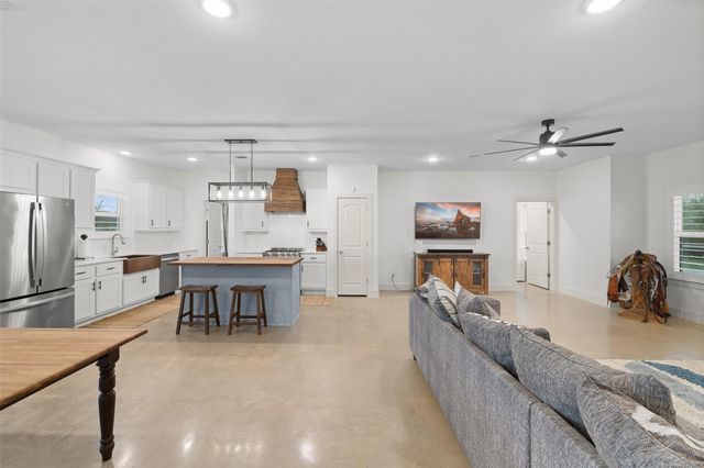 44206 Springer Road, Hempstead, TX 77445