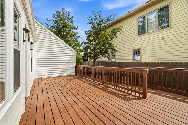 1562 Harding Road, Northfield, IL 60093
