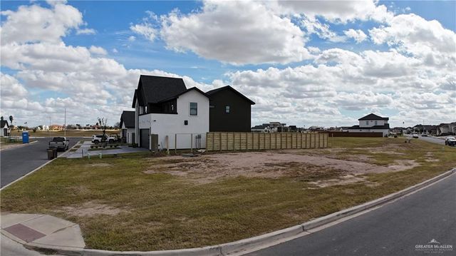 2700 E Versace Drive, Edinburg, TX 78542