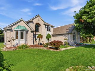 48507 Montelepre Drive, Utica, MI 48315