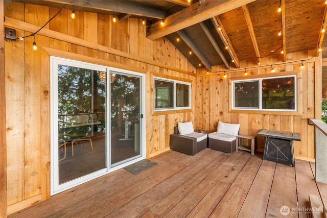 9524 Maple Beach Lane NW, Olympia, WA 98502
