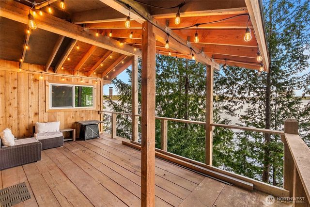 9524 Maple Beach Lane NW, Olympia, WA 98502