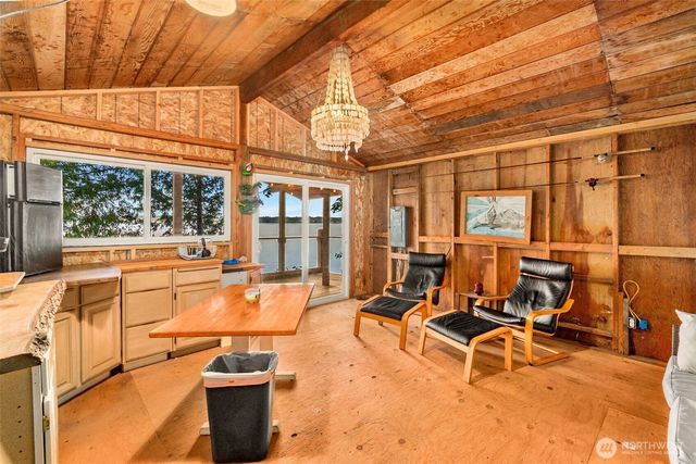 9524 Maple Beach Lane NW, Olympia, WA 98502