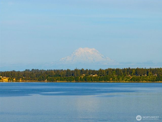 9524 Maple Beach Lane NW, Olympia, WA 98502