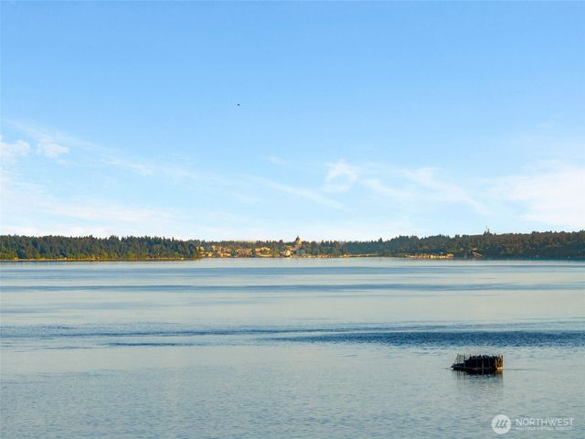 9524 Maple Beach Lane NW, Olympia, WA 98502