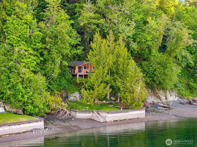 9524 Maple Beach Lane NW, Olympia, WA 98502