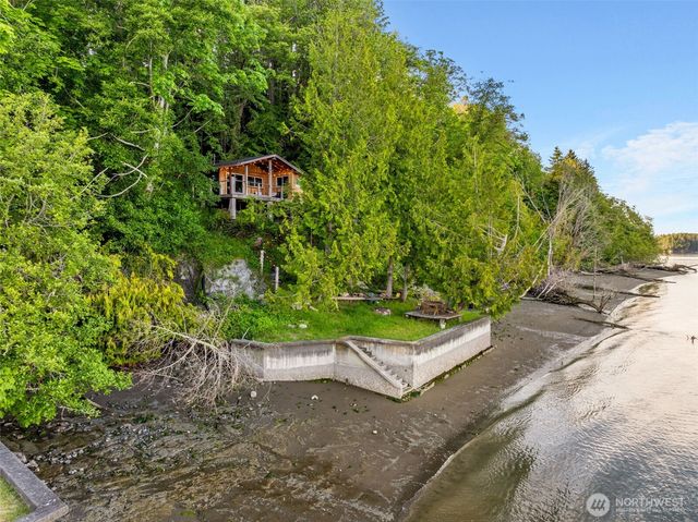 9524 Maple Beach Lane NW, Olympia, WA 98502