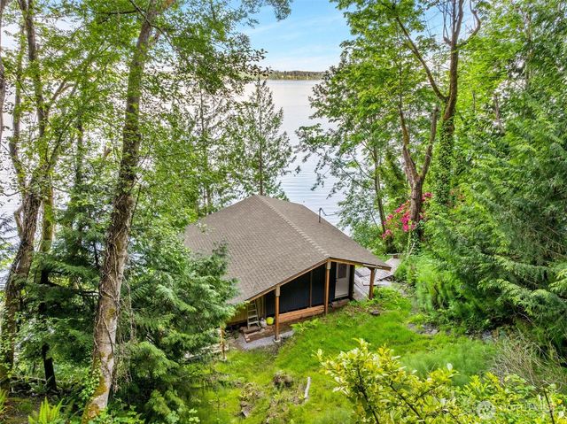 9524 Maple Beach Lane NW, Olympia, WA 98502
