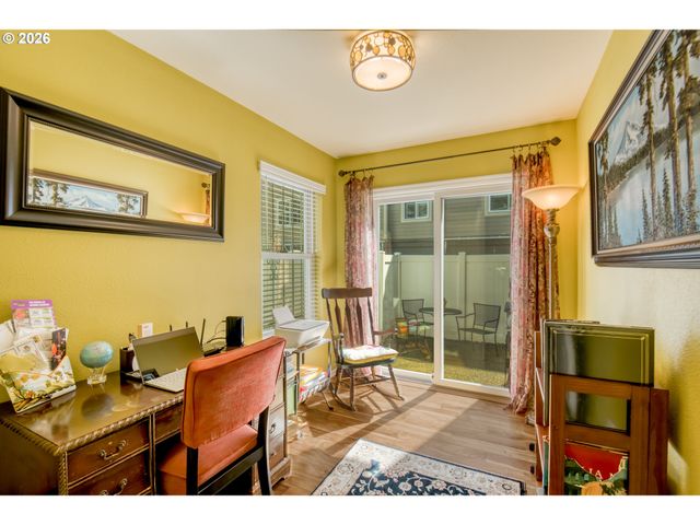 1620 Ne GLISAN St, Portland, OR 97232