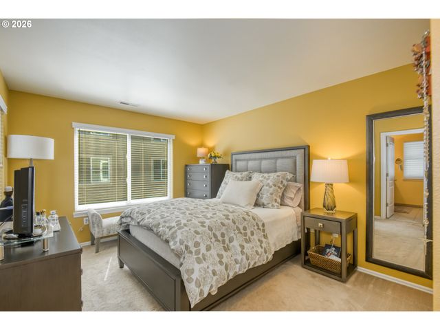 1620 Ne GLISAN St, Portland, OR 97232