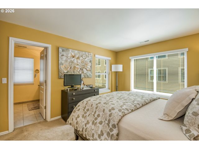 1620 Ne GLISAN St, Portland, OR 97232