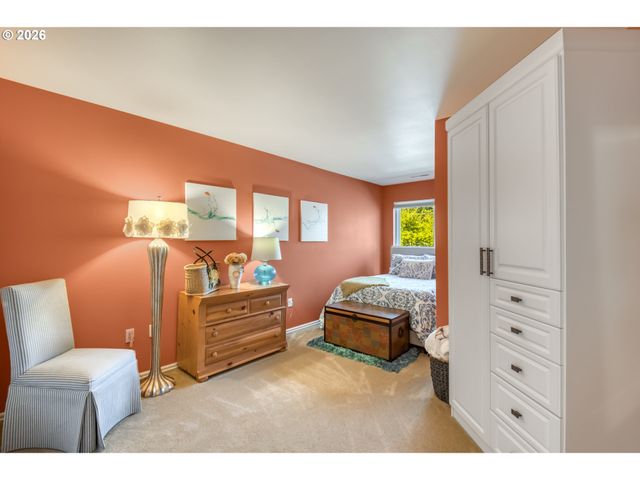 1620 Ne GLISAN St, Portland, OR 97232