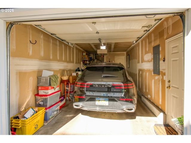 1620 Ne GLISAN St, Portland, OR 97232