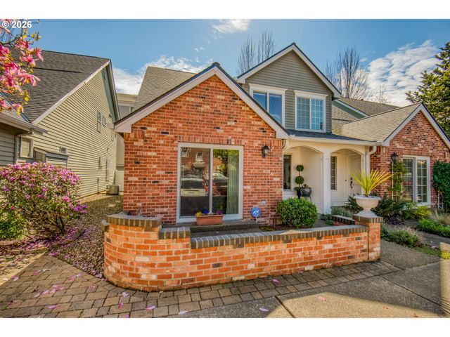 1620 Ne GLISAN St, Portland, OR 97232