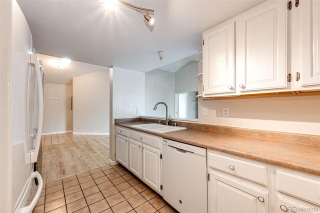 12233 W Cross Drive 307, Littleton, CO 80127