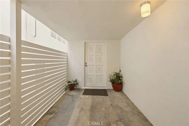 8518 Walnut, Los Angeles, CA 90046